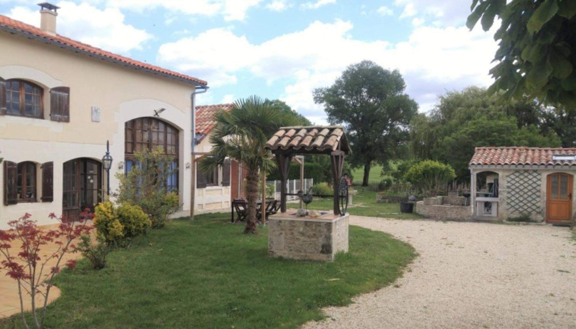 Les Roses De Jonzac Villa Mortiers Buitenkant foto